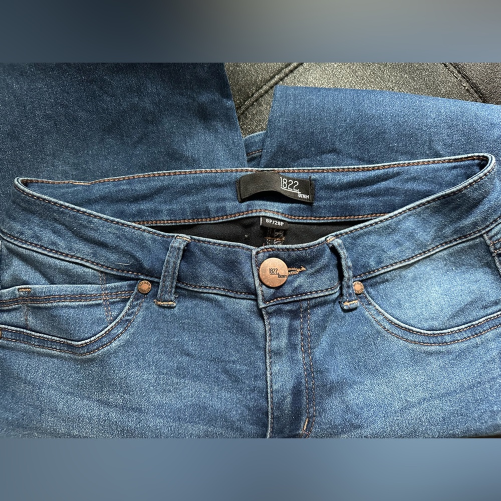 1822 Denim Butter Ankle Skinny Mid Rise. Size 6P/28P. - Picture 3 of 3